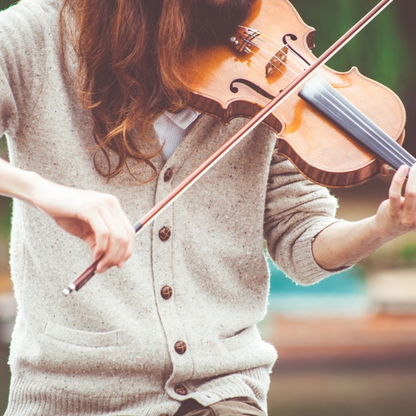 Violina, foto: Clem Onojeghuo s strani Unsplash